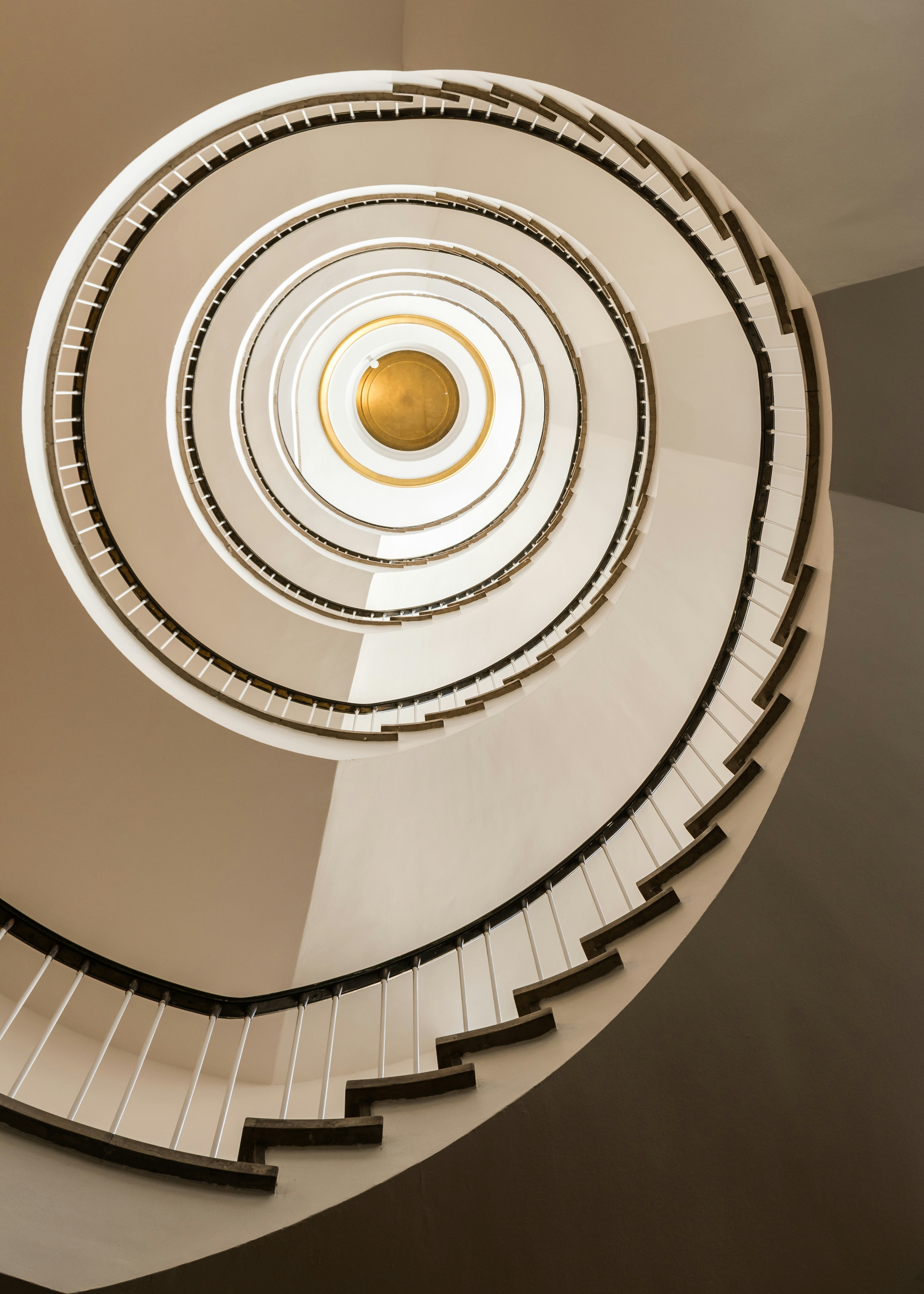 wolfgang weiser 4 HWH7iXU9o unsplash